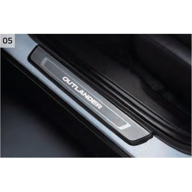 新品 ミツビシ アウトランダーPHEV GN0W 純正 イルミネーション付スカッフプレート