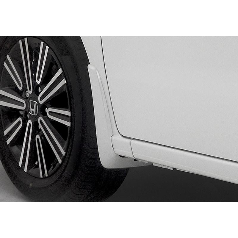 新品 ホンダ フリード GT 純正 マッドガード カラー2